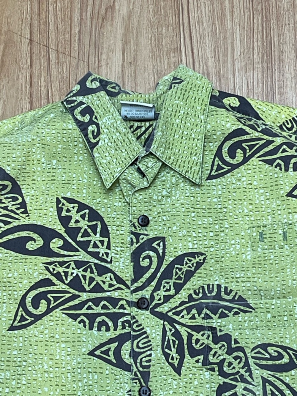 Go Barefoot Tiki Tribal Print Shirt Men Large Green Polynesian Hut Islander